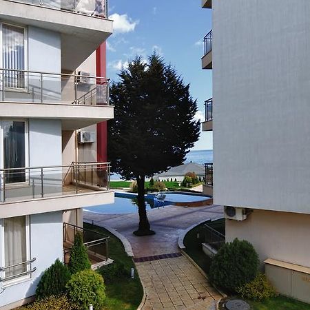 Panorama Krim Beach Apartment Равда Экстерьер фото